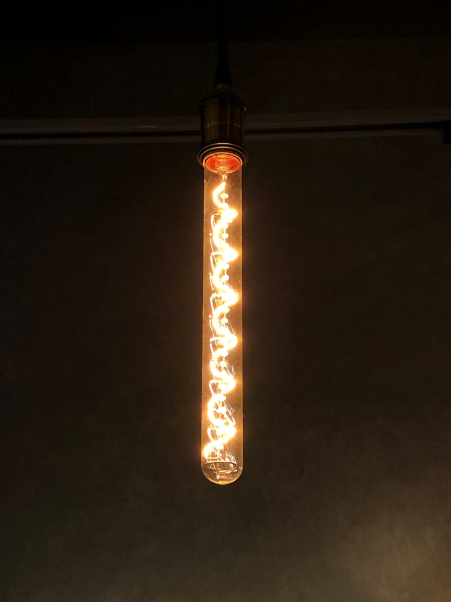 Photo "Industrial style retro tungsten bulb chandelier suitable for bar"
