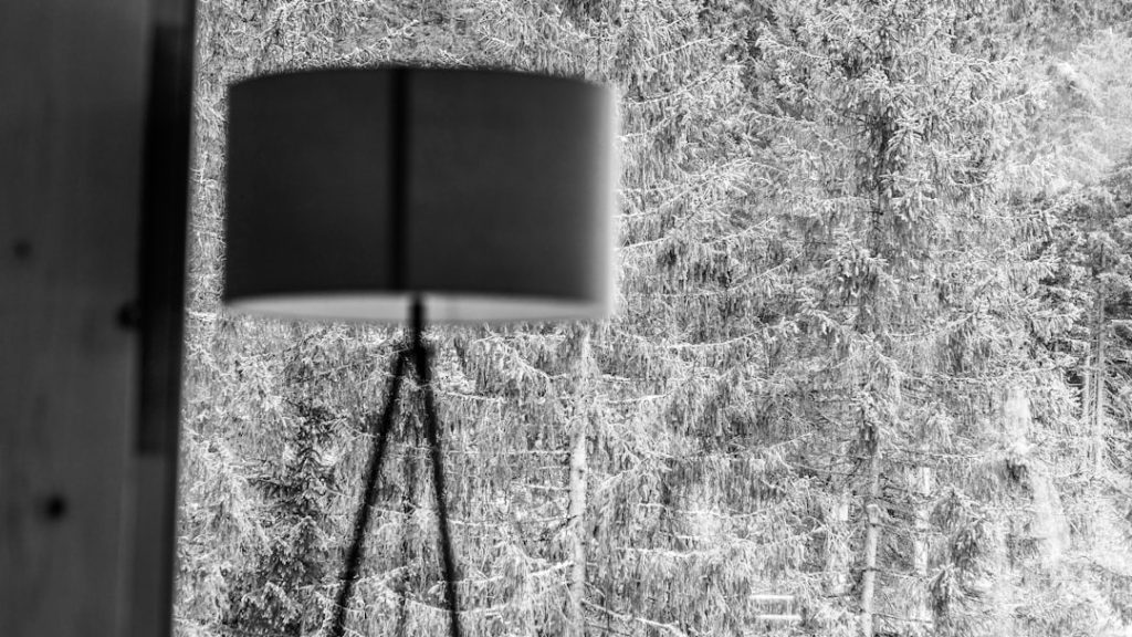 Photo teak wood tripod floor lamp