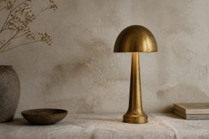 Wabi Sabi: Aldret messing trådløs lampe